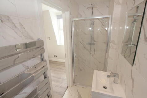 en-suite shower top