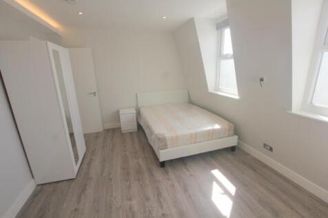 top floor room.JPG