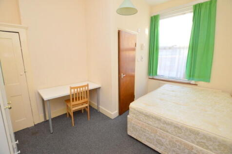 bedroom1.JPG