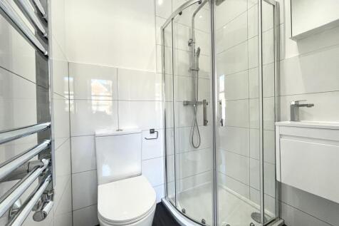 Room 1 - Bathroom.jp