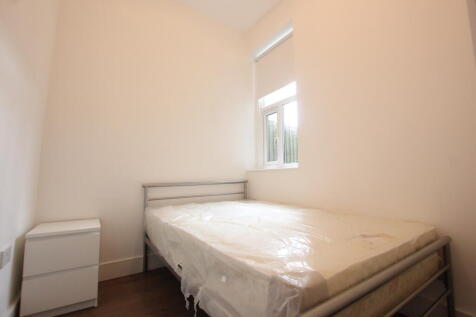 bedroom 2.JPG