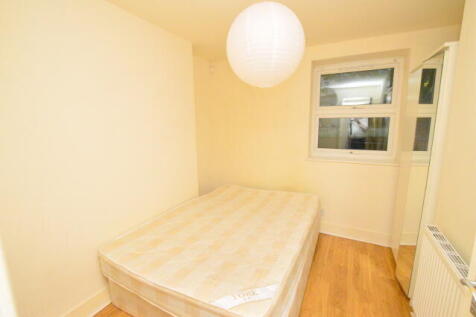 bedroom.JPG