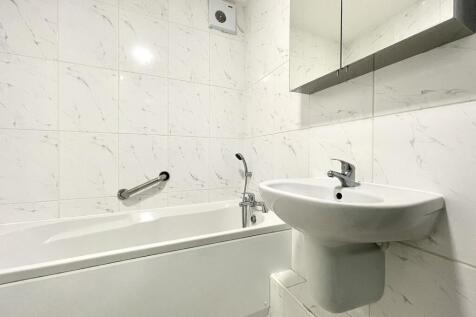 Bathroom Aspect 2.jp