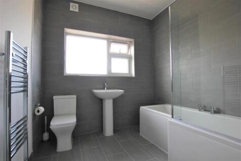 Bathroom.JPG