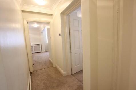 10 Bishops Court Hal