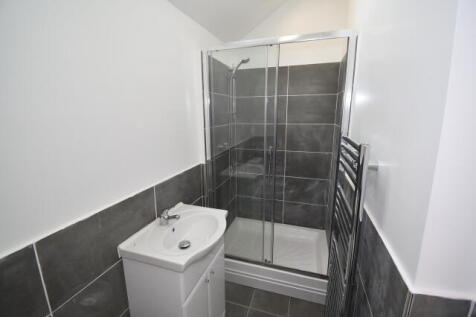Room 1 Shower.JPG