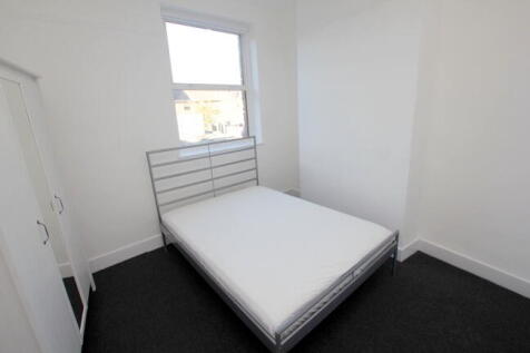 bedroom.one.JPG