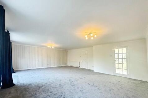 Lounge/ Dining Area