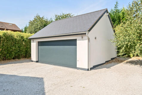 Detached Garage