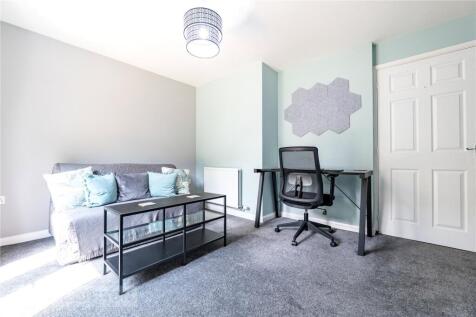 Bedroom 3/ Office