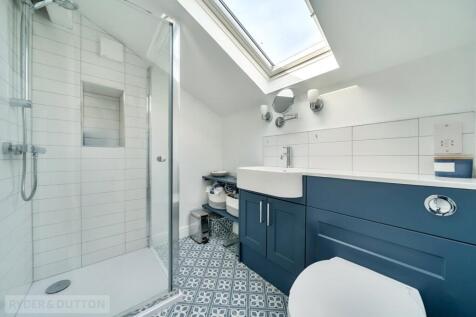 En-Suite To Bed 1