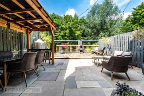 Barbecue/Patio Area