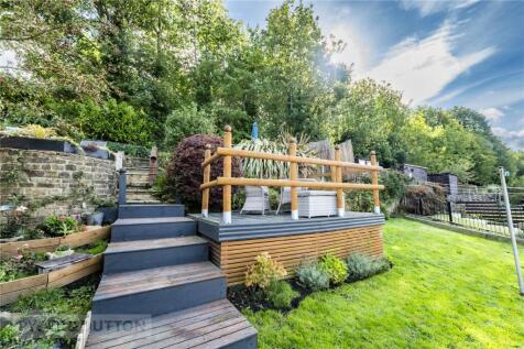 Rear Decked Area