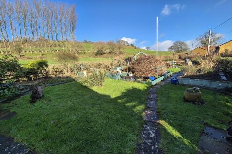 3 Bedroom End of Terrace for Sale