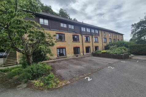 3 bedroom ground floor flat
