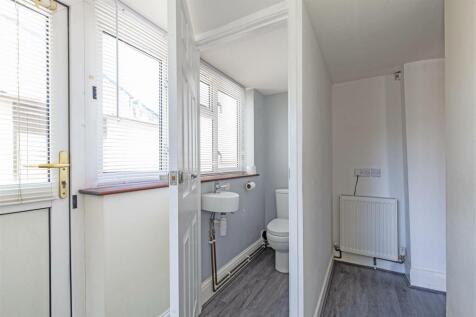 Cloakroom/WC