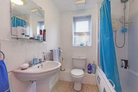 Part Tiled Modern Bathroom