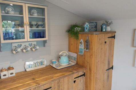 Outbuilding 3.jpg