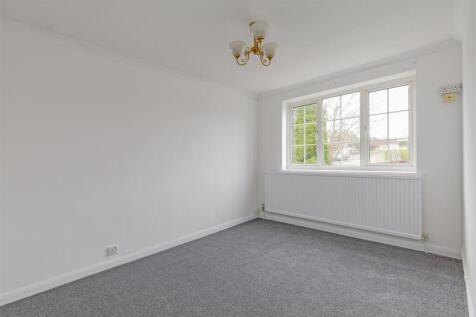 Bedroom 1-1.jpg