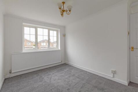 Bedroom 1-2.jpg
