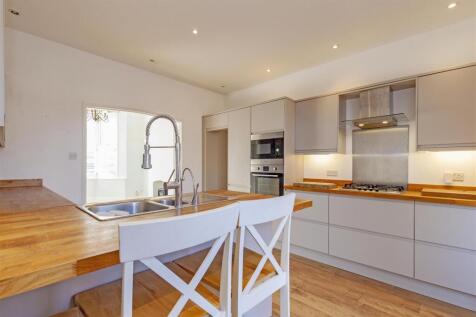 Breakfasting Kitchen
