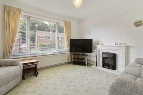 Lounge/ Dining Room