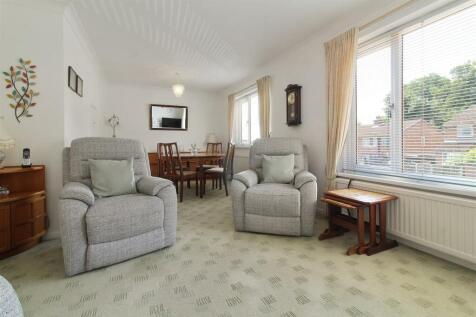 Lounge/ Dining Room