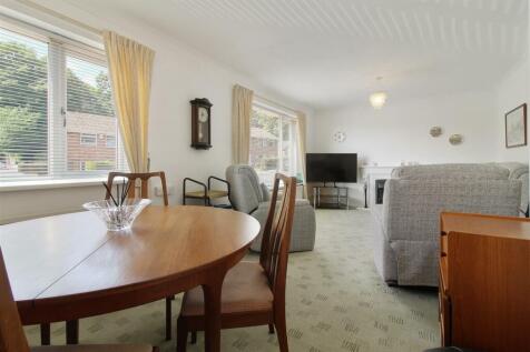 Lounge/ Dining Room