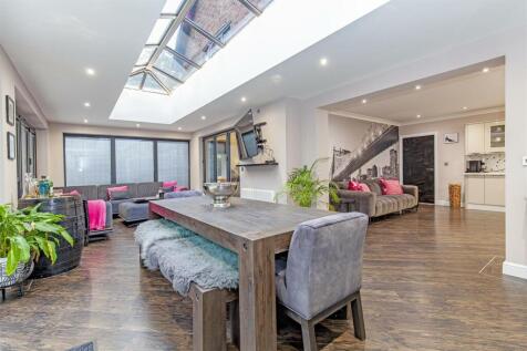 Dining Room-2.jpg
