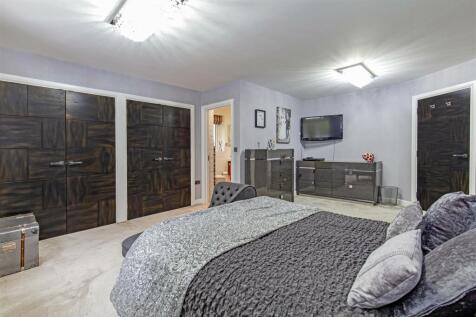 Principal Double Bedroom