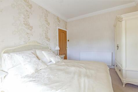Bedroom 1-2.jpg