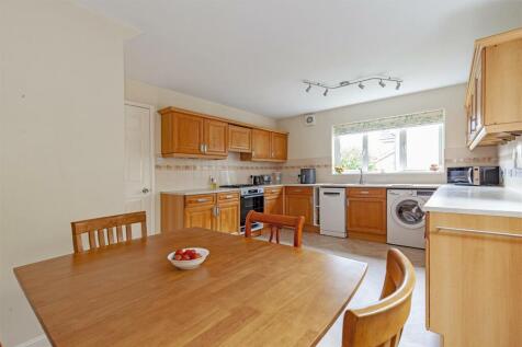 Dining kitchen