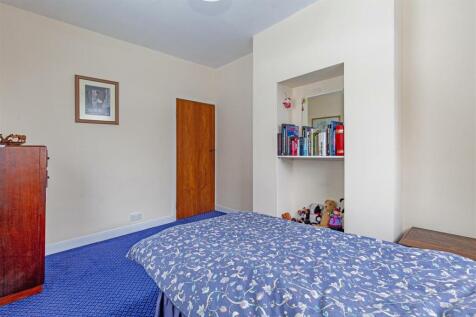 Bedroom 3-2.jpg