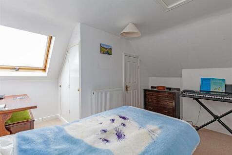 Bedroom 4-2.jpg