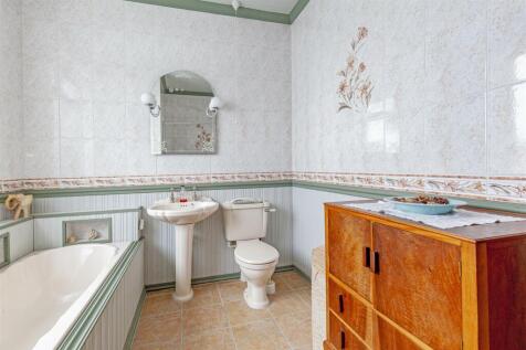 Bathroom-2.jpg