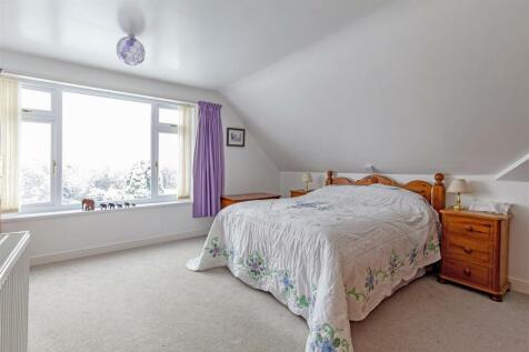 Bedroom 1-1.jpg