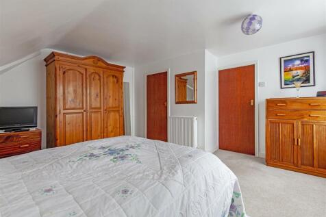 Bedroom 1-3.jpg