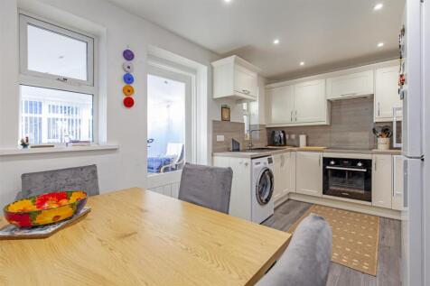 Re-fitted Dining Kitchen