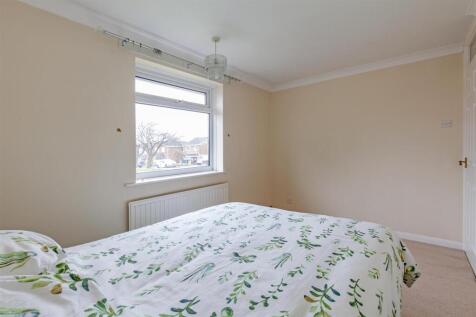Bedroom 1-2.jpg