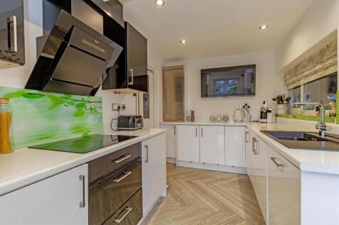 Splendid Breakfast Kitchen