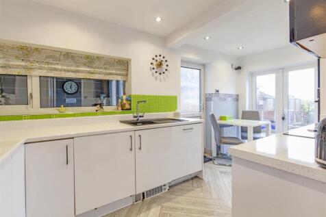 Splendid Breakfast Kitchen