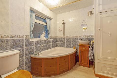 Ground Floor Family Bathroom