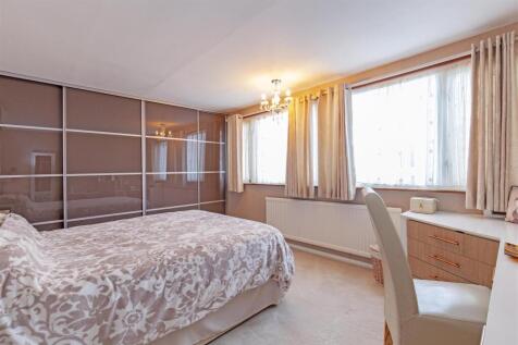 Front Double Principal Bedroom