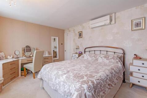 Front Double Principal Bedroom