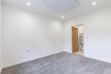 Bedroom 1-2.jpg