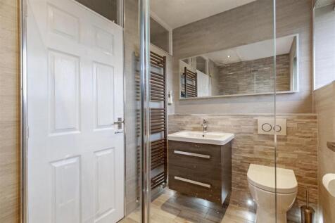 Fully Tiled Shower Room