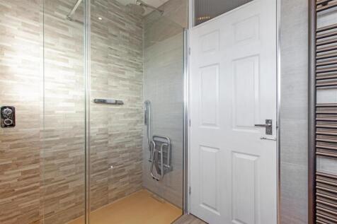 Fully Tiled Shower Room