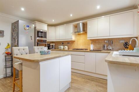 Fabulous Open Plan Kitchen/Dining/Living