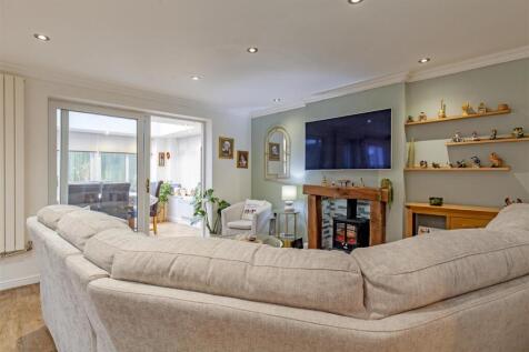 Fabulous Open Plan Kitchen/Dining/Living