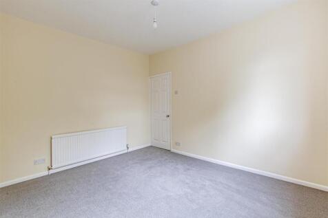 Bedroom 1-1.jpg